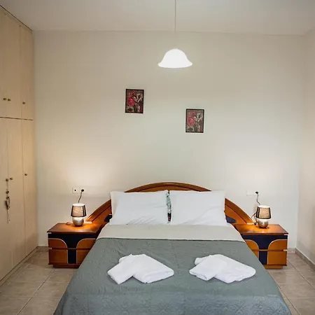Bufa Beachfront Studios Apartamento Koropi