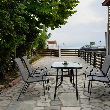 Bufa Beachfront Studios Apartamento Koropi